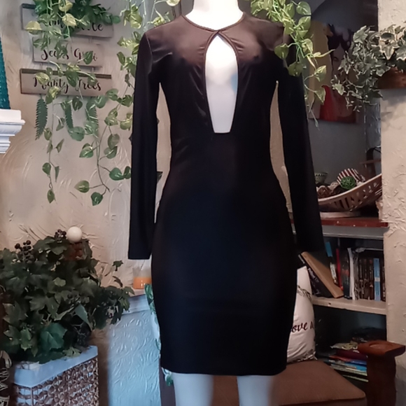 Dress - Picture 4 of 4